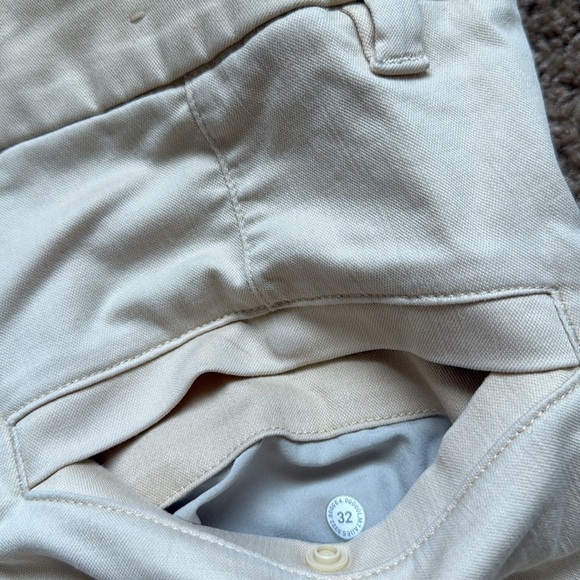 Lululemon Commission Classic-Fit Short 9" Oxford Prosecco Yellow/White - Picture 8 of 10
